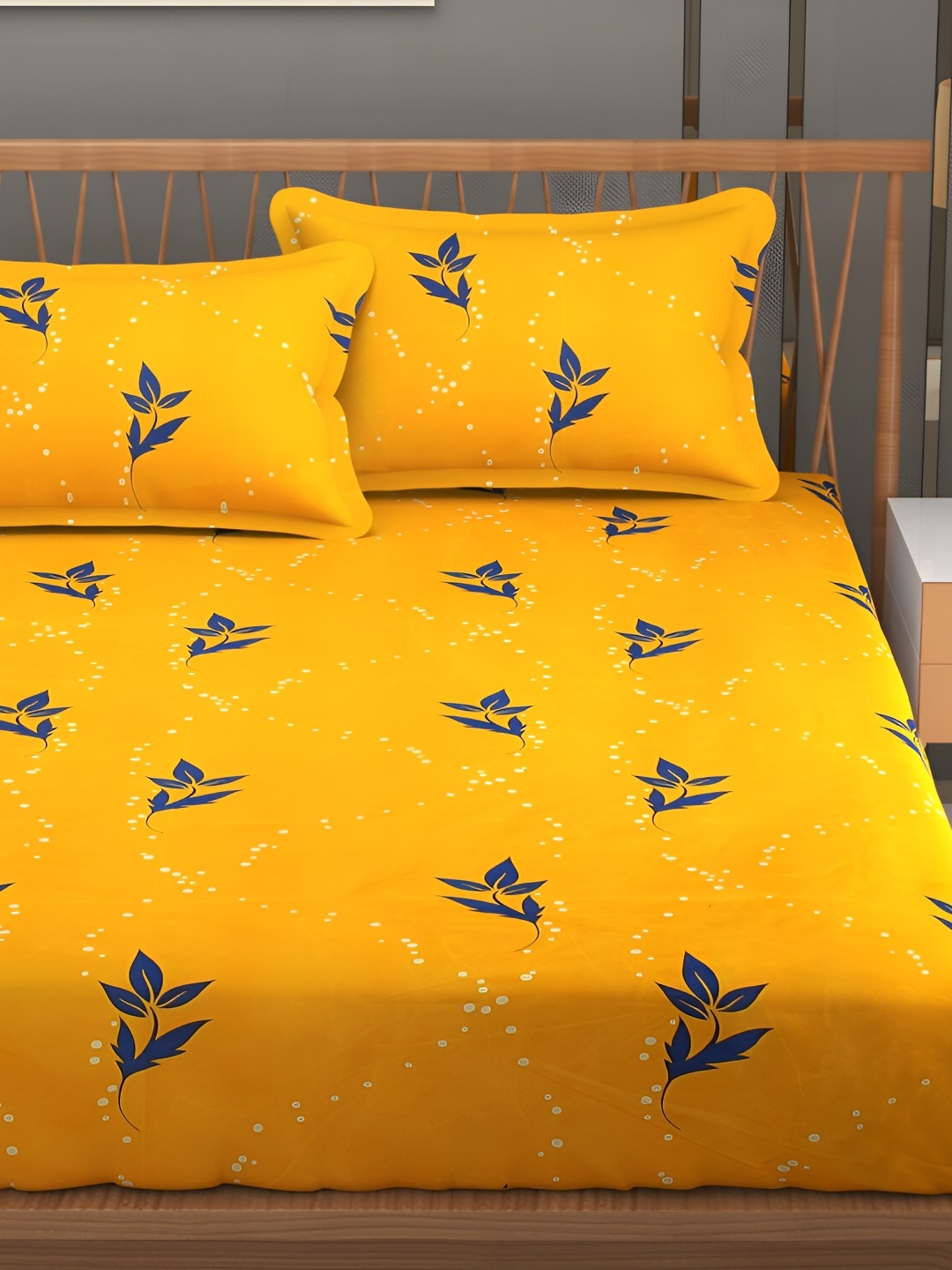 

RIDHAAN Yellow & Blue Floral 210 TC King Bedsheet with 2 Pillow Covers