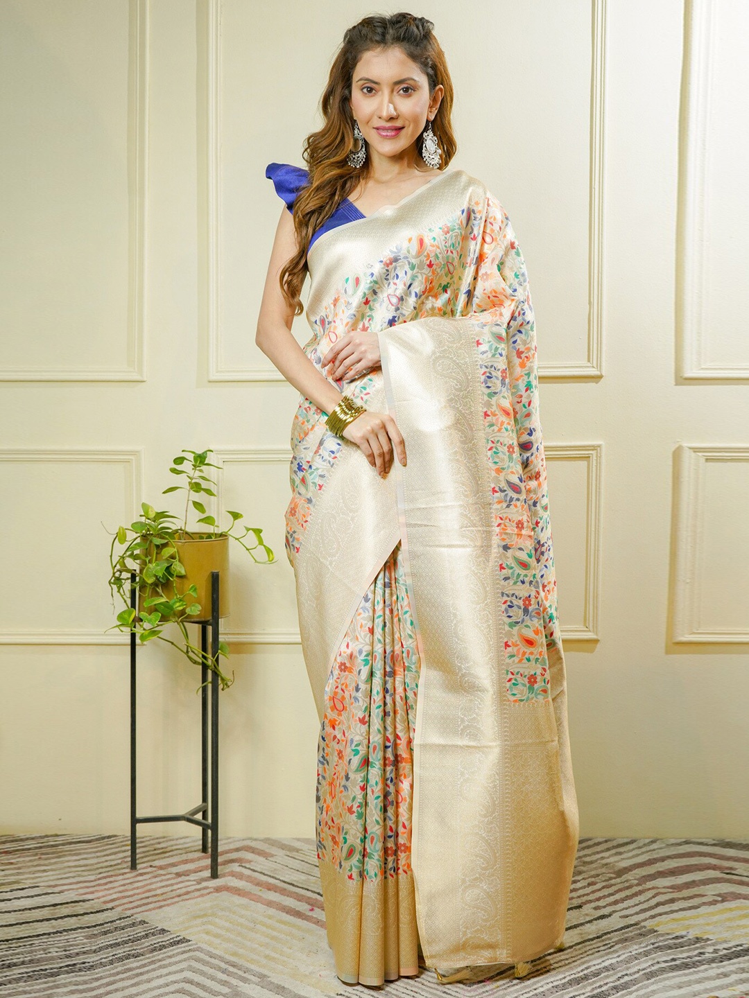 

BEATITUDE Woven Design Zari Saree, Cream
