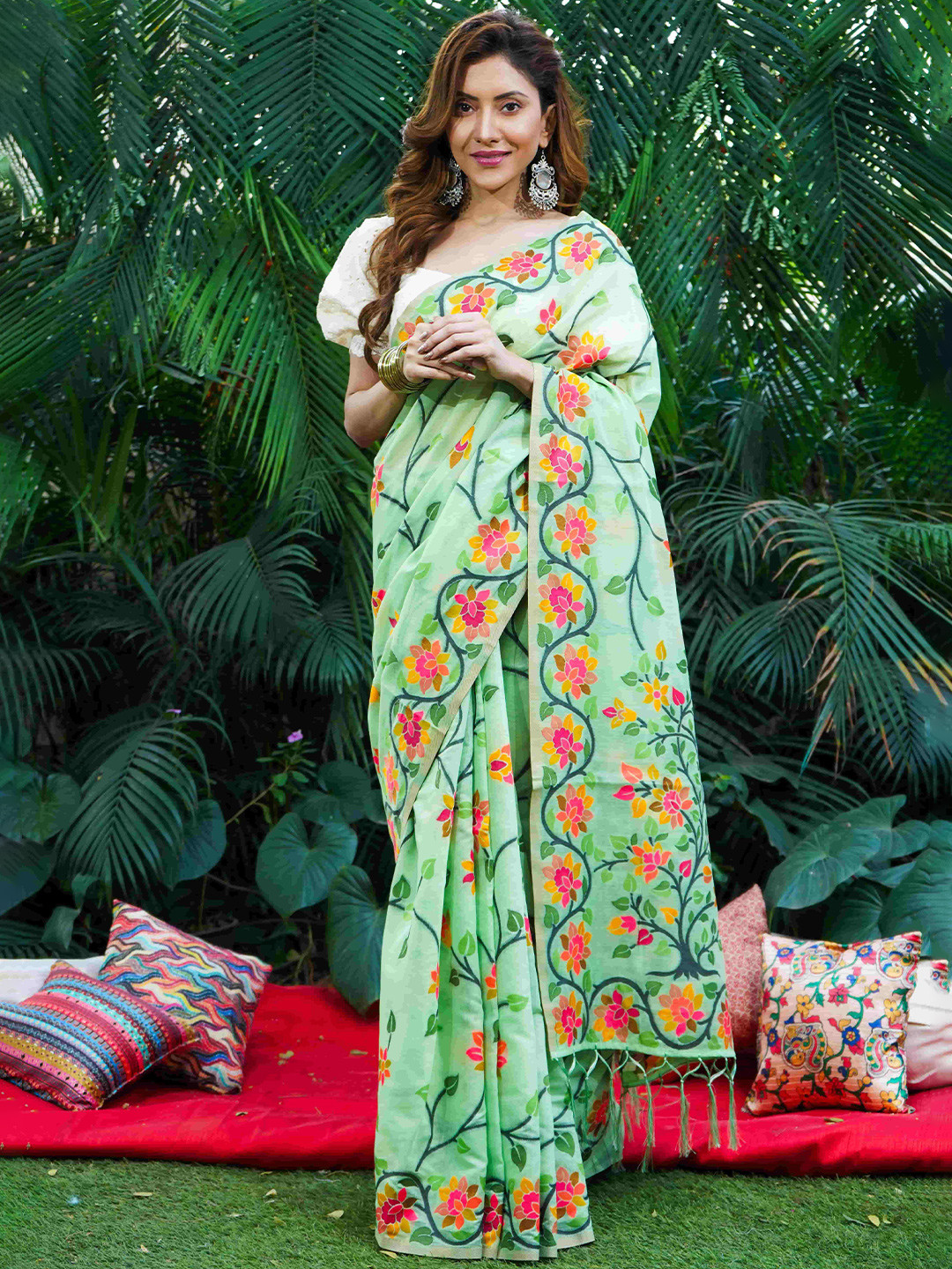 

BEATITUDE Floral Pure Cotton Saree, Green