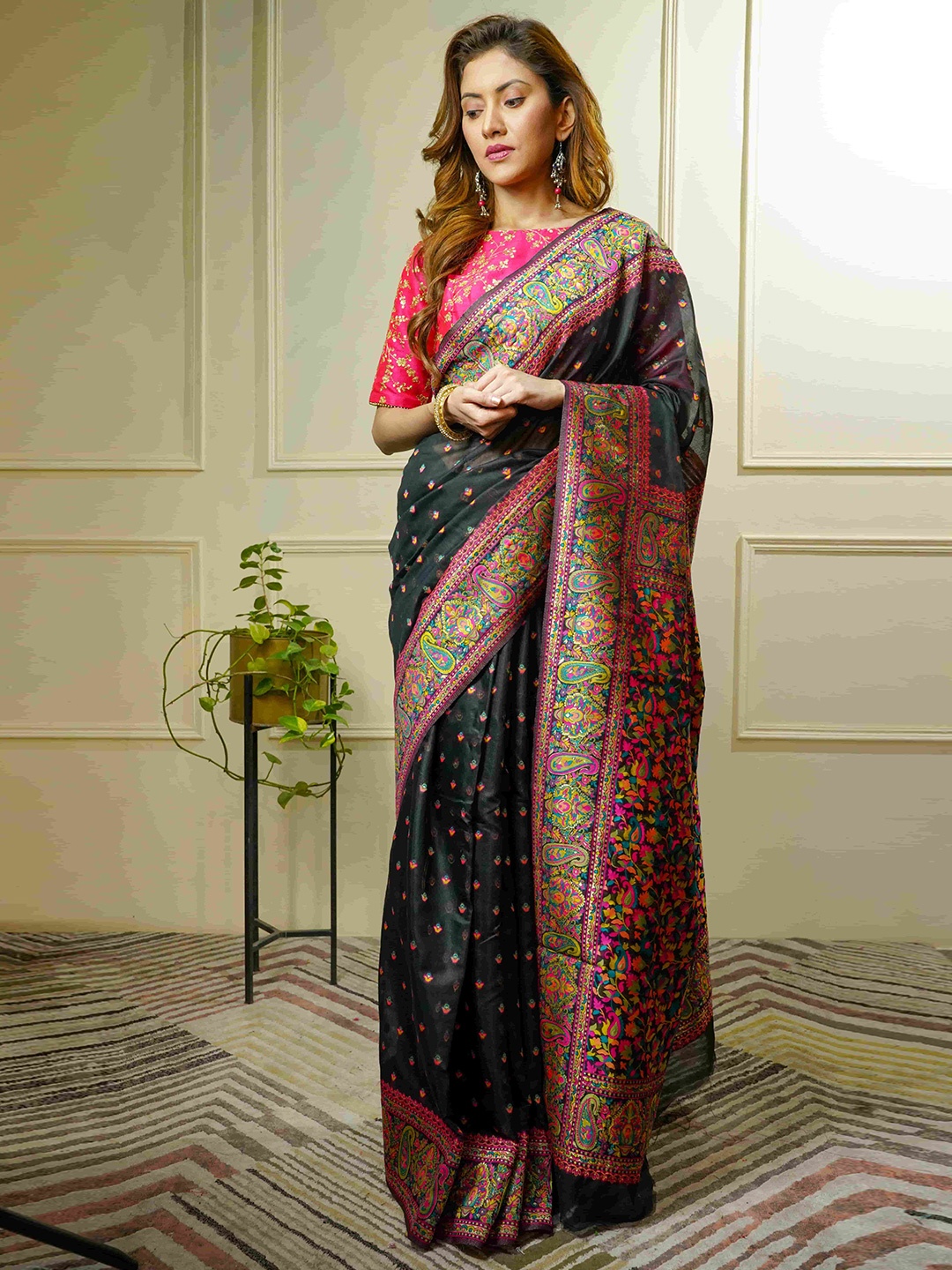 

BEATITUDE Ethnic Motif Woven Design Zari Saree, Black