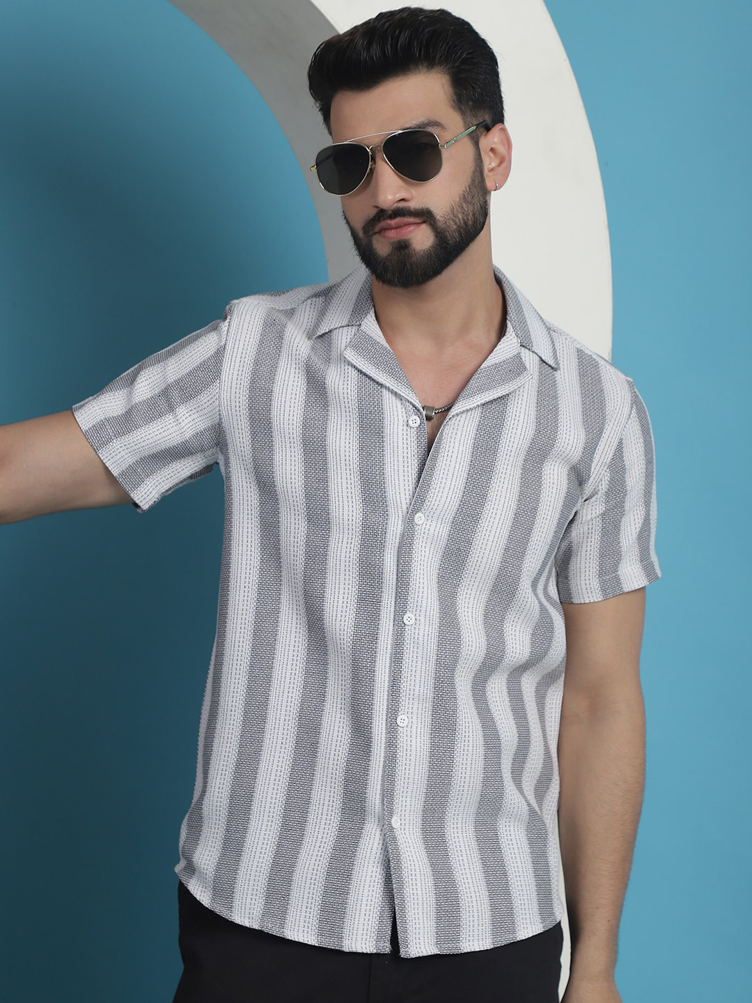 

Indian Needle Classic Striped Spread Collar Wrinkle Free Casual Shirt, Off white