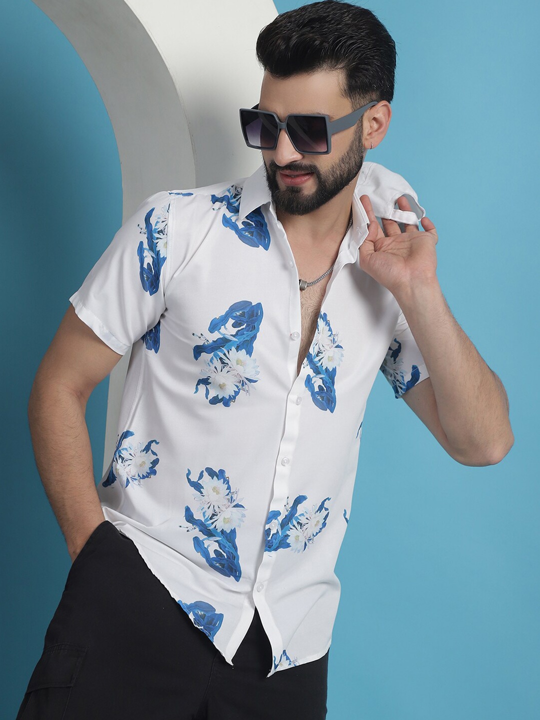 

Indian Needle Classic Floral Printed Opaque Cotton Casual Shirt, White