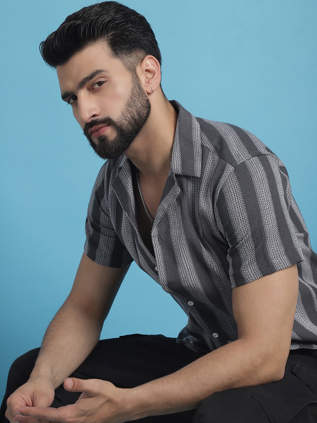 

Indian Needle Classic Vertical Stripes Opaque Cotton Wrinkle Free Casual Shirt, Grey