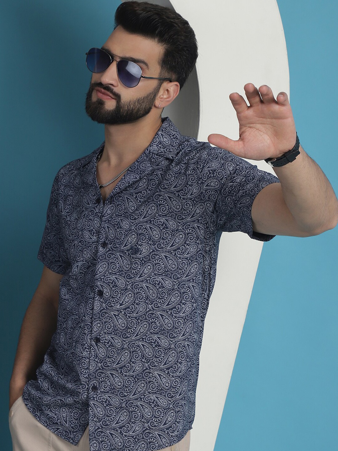 

Indian Needle Ethnic Motifs Printed Cuban Collar Casual Shirt, Navy blue