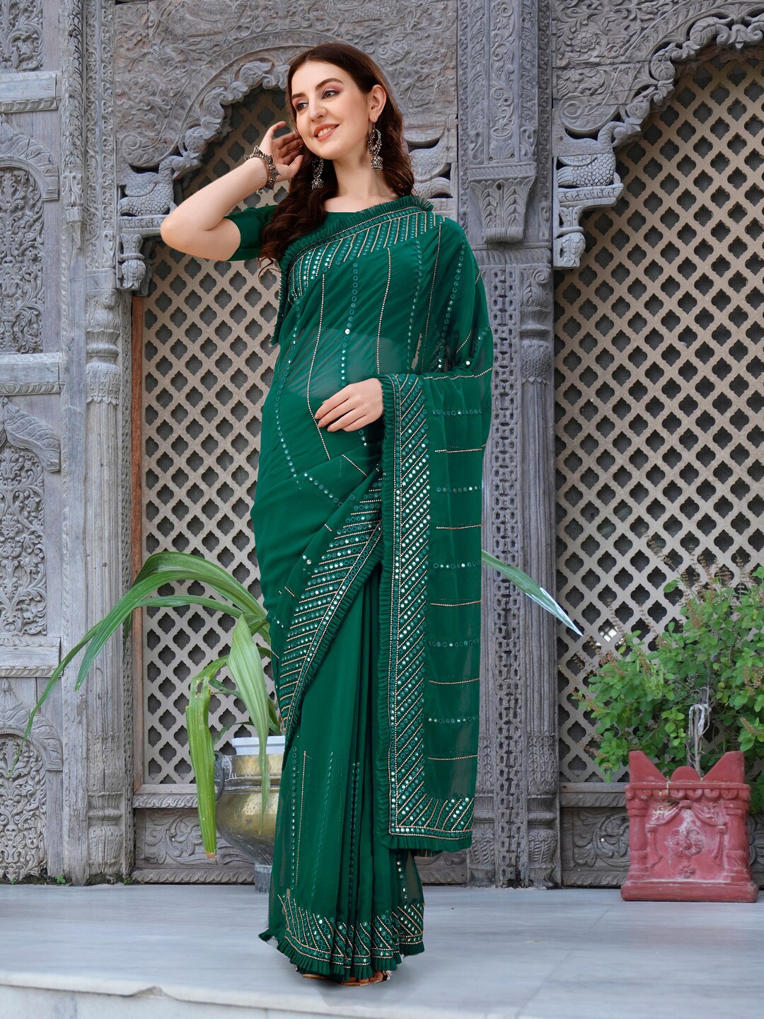 

WORIVOC Embellished Embroidered Pure Georgette Bomkai silk Saree, Green