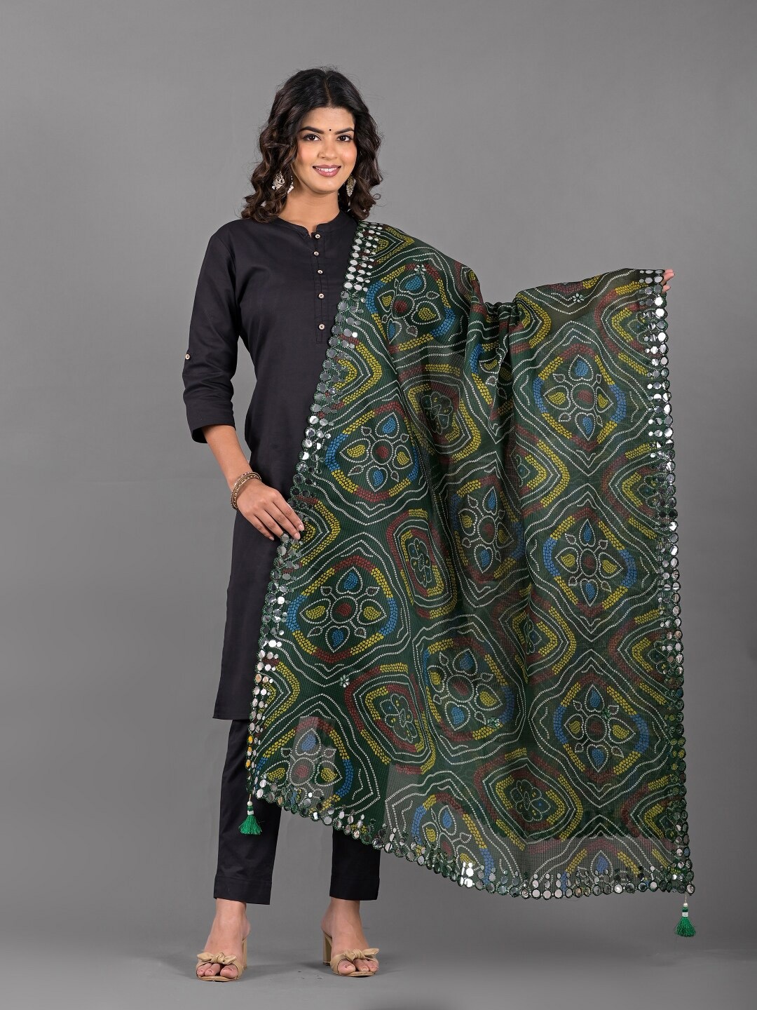 

Apratim Printed Bandhani Dupatta with Gotta Patti, Green