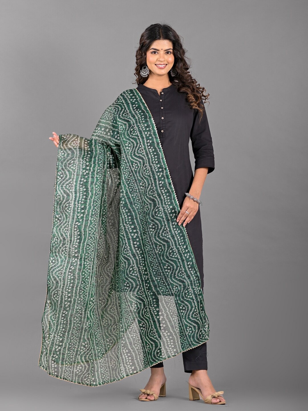 

Apratim Printed Bandhani Gotta Patti Dupatta, Green