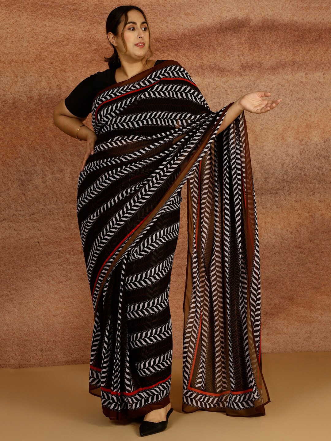 

Amydus Floral Printed Ready to Wear saree, Black