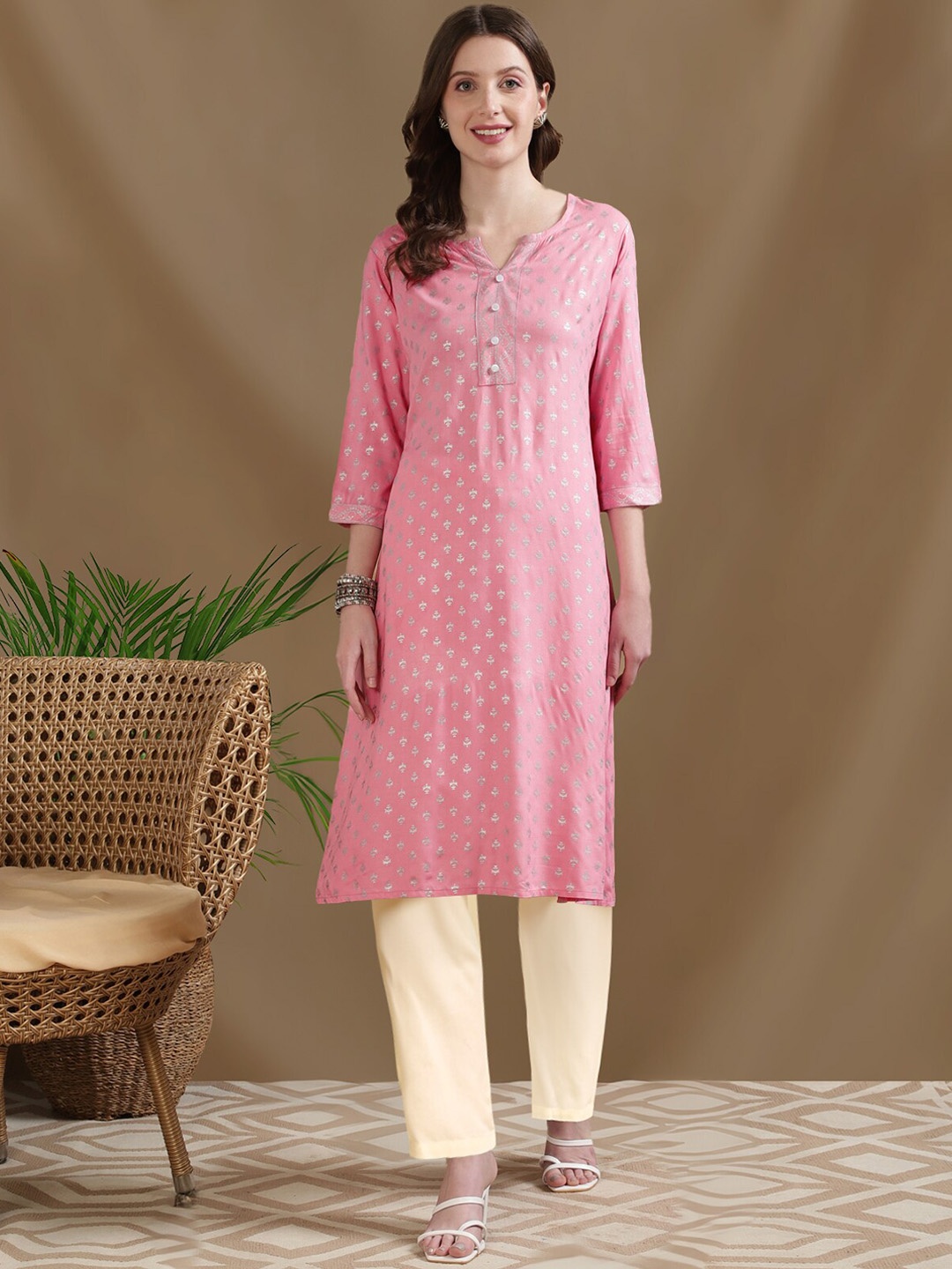 

Rangita Ethnic Motifs Printed Regular Kurta with Trousers, Pink