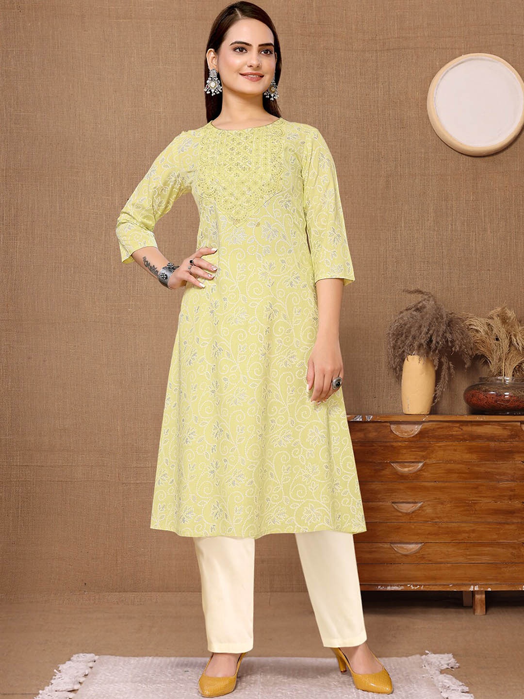 

Rangita Ethnic Motifs Embroidered Regular Sequinned Kurta With Trouser, Yellow