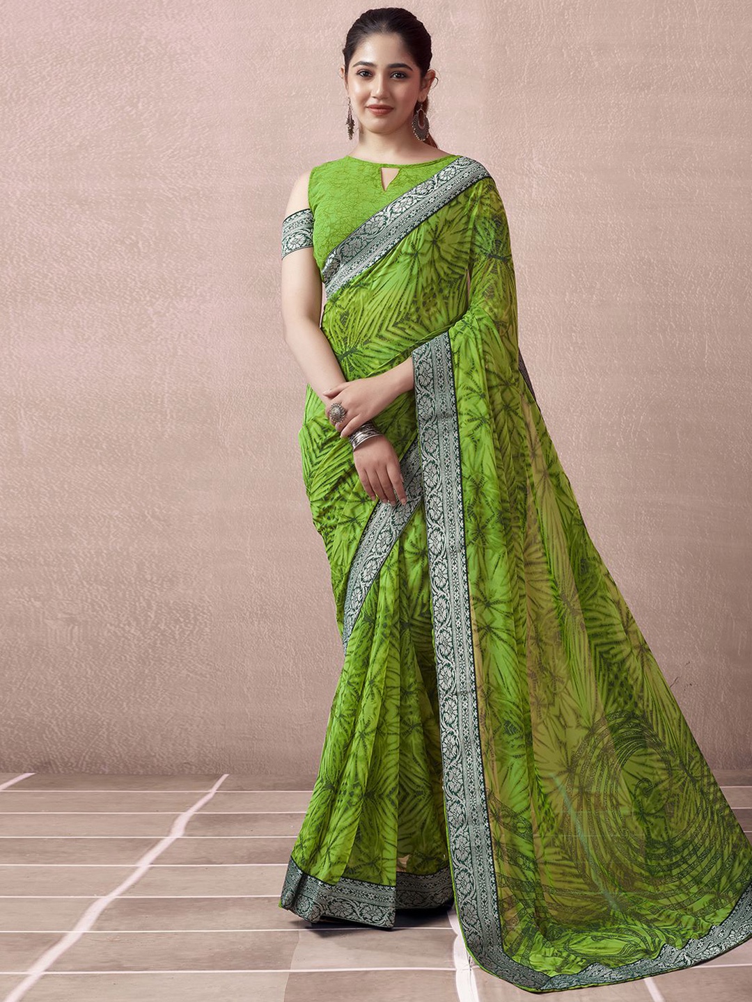 

Mitera Abstract Printed Zari Belted Garad Saree, Lime green