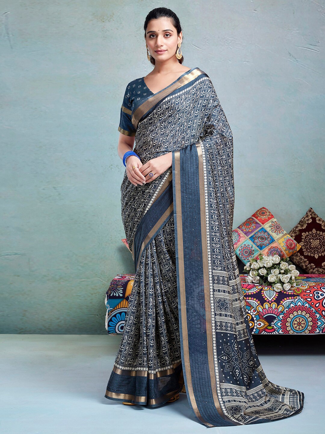 

Mitera Ethnic Motifs Printed Ikat Zari Saree, Blue