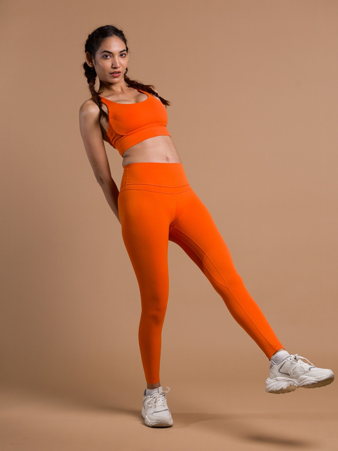 

BelongeScoop Neck Gym Sports Bra & Tights Tracksuits, Orange