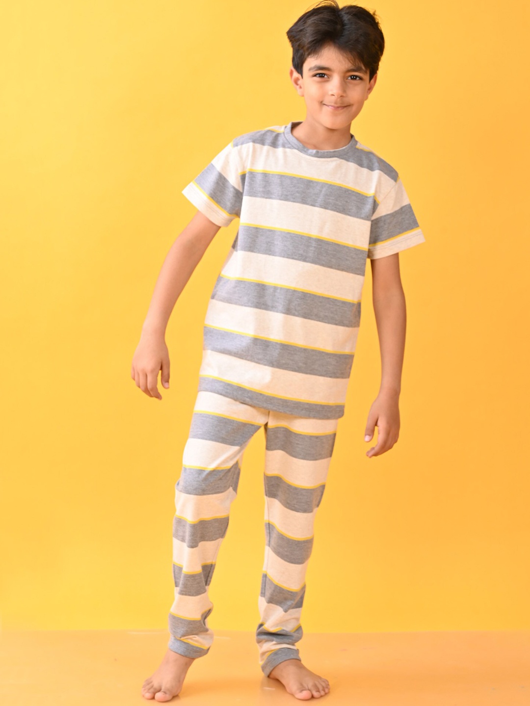 

Anthrilo Boys Striped Night suit, Grey