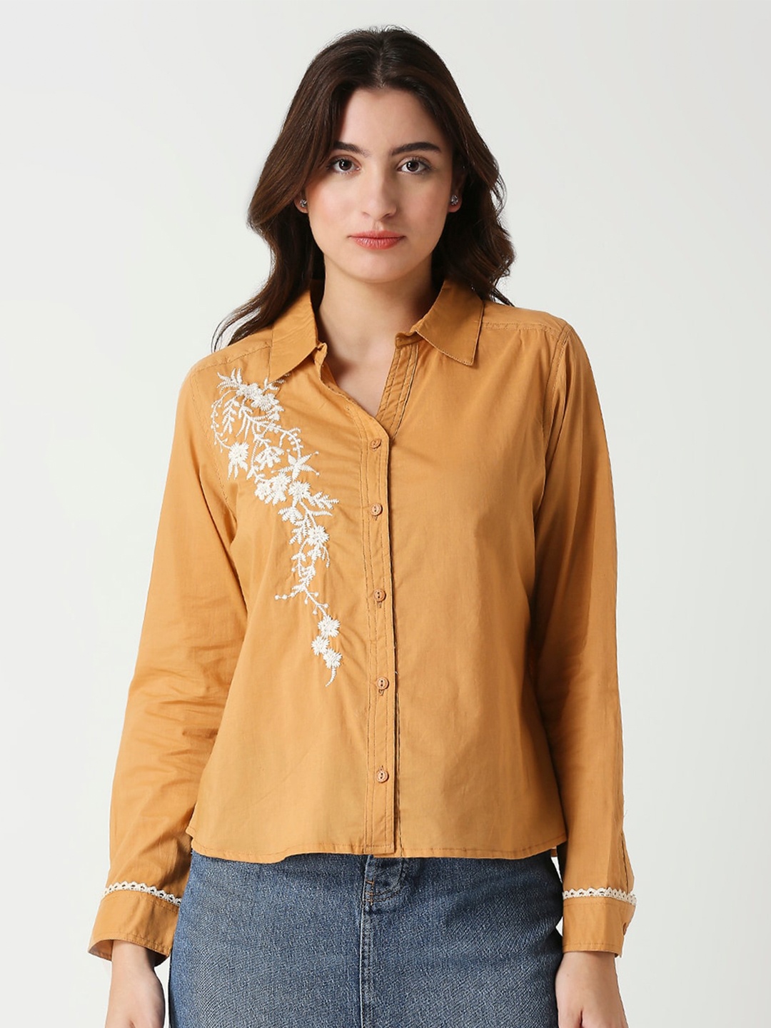 

Remanika barbie doll Classic Cotton Floral Casual Regular Fit Shirt, Mustard