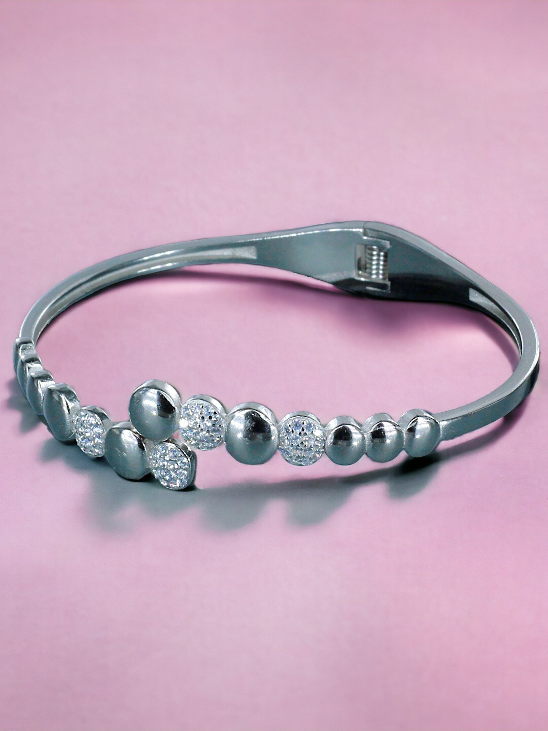 

Taraash 925 Sterling Silver Cubic zirconia-Studded Bangle