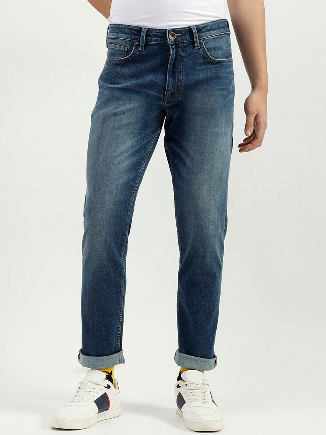

United Colors of Benetton Men Slim Fit Clean Look Light Fade Jeans, Blue