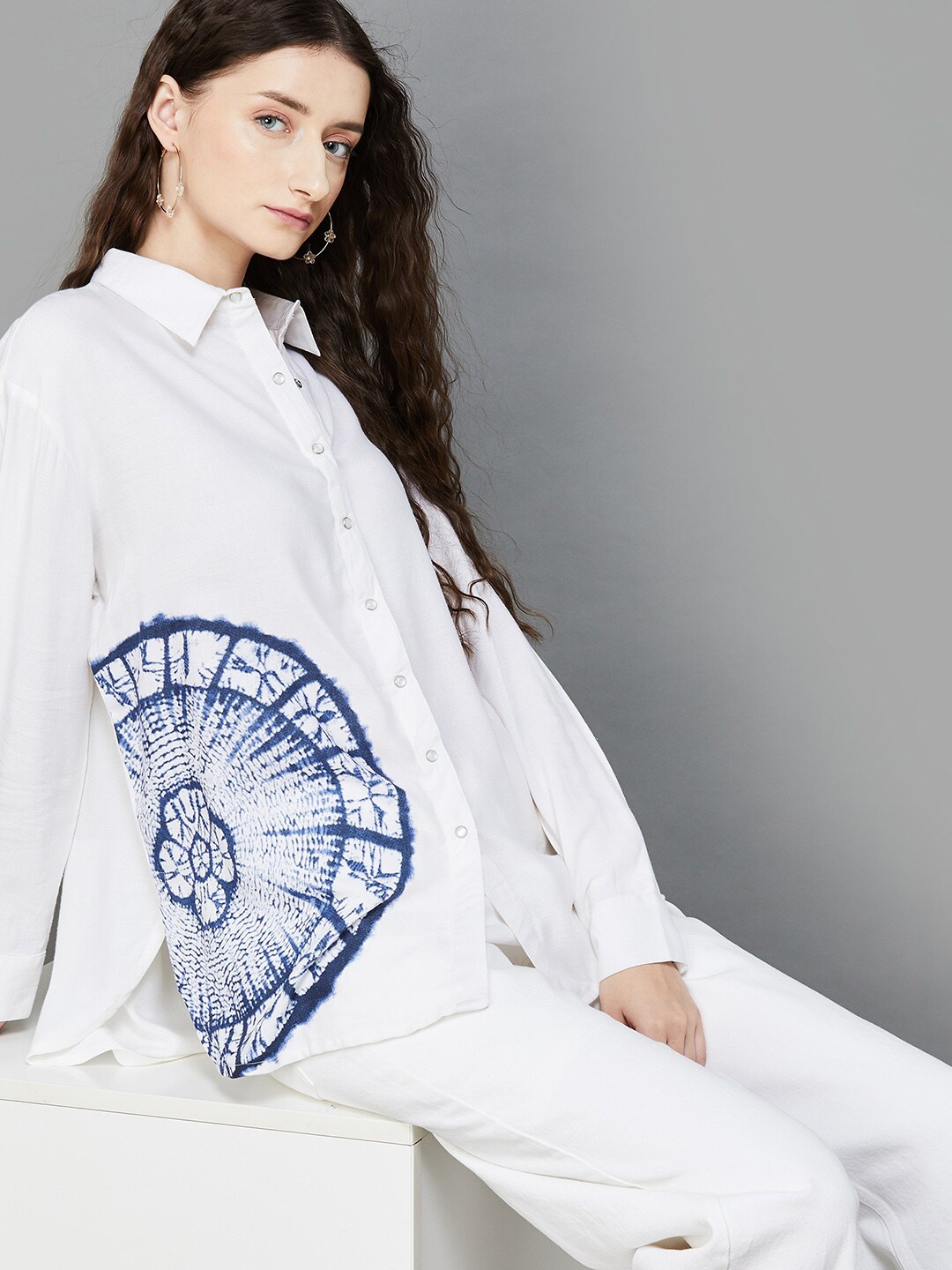 

Colour Me by Melange Geometric Printed Spread Collar Longline Casual Shirt, Off white