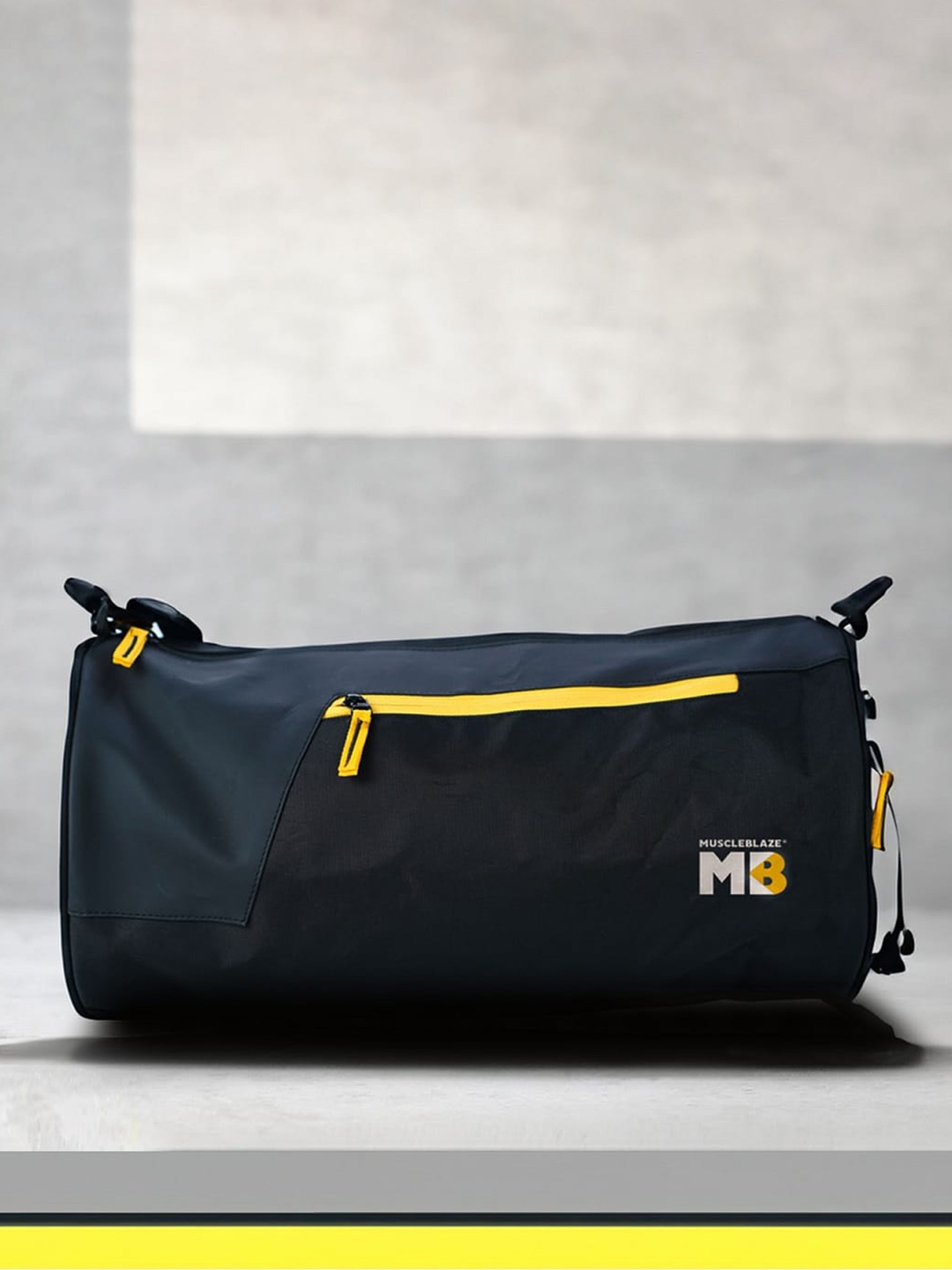 

MuscleBlaze Medium Sports Gym Duffel Bag, Black
