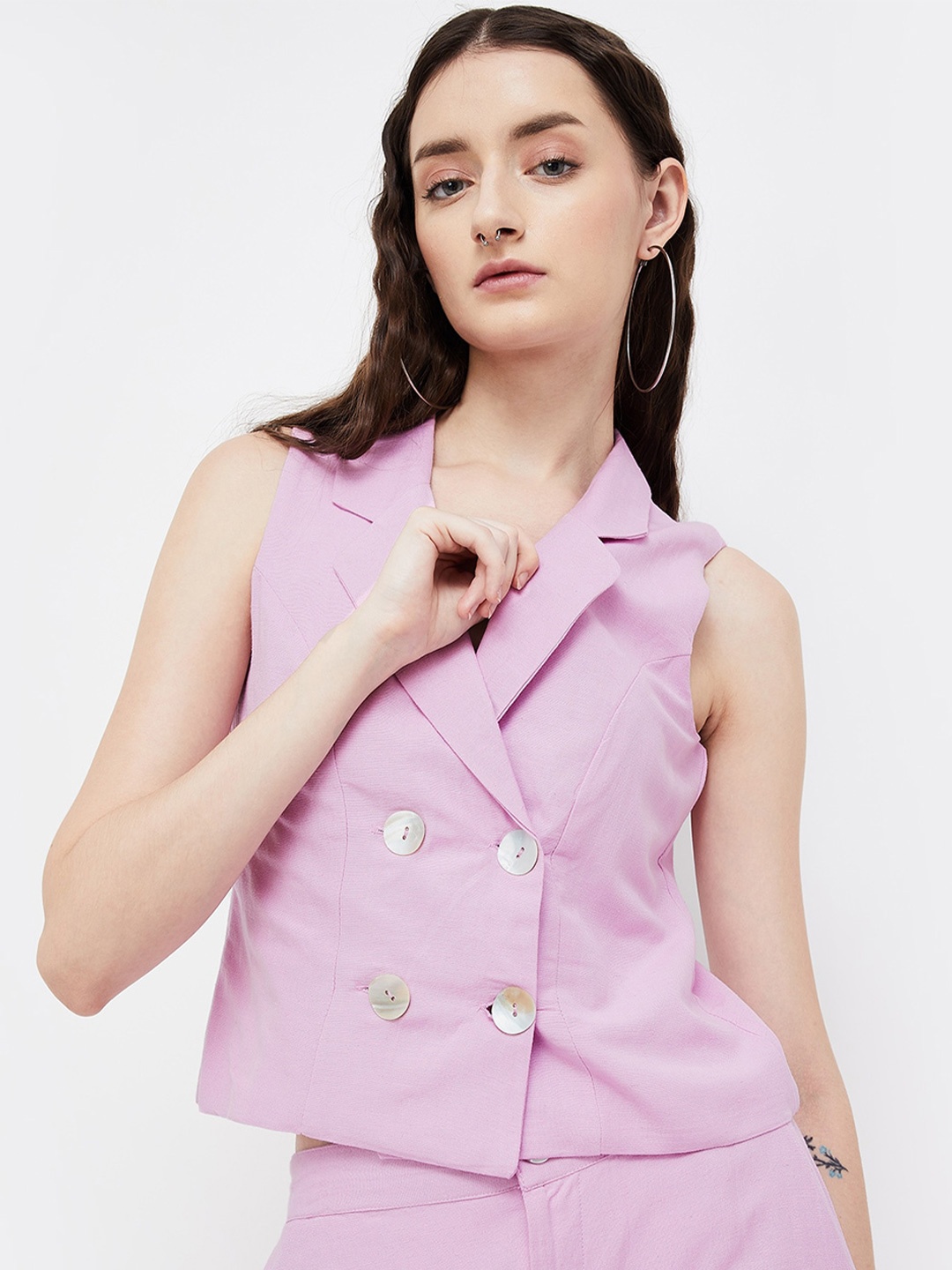 

Ginger by Lifestyle Shirt Collar Sleeveless Wrap Crop Top, Pink