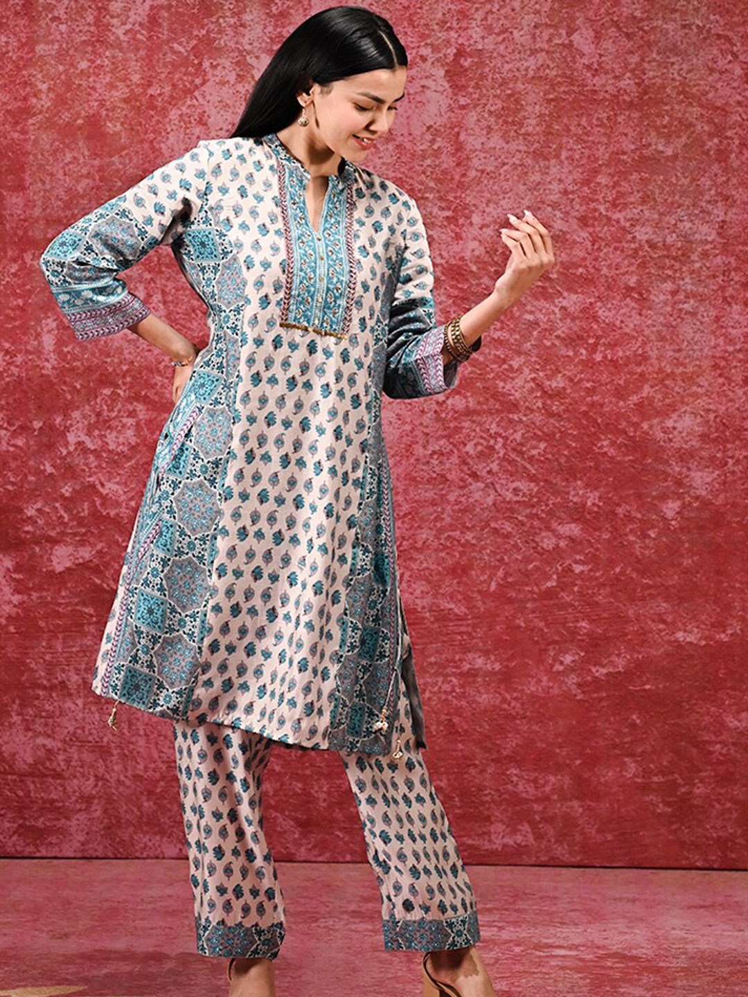 

Lakshita Paisley Printed A-Line Kurta with Trousers, Teal