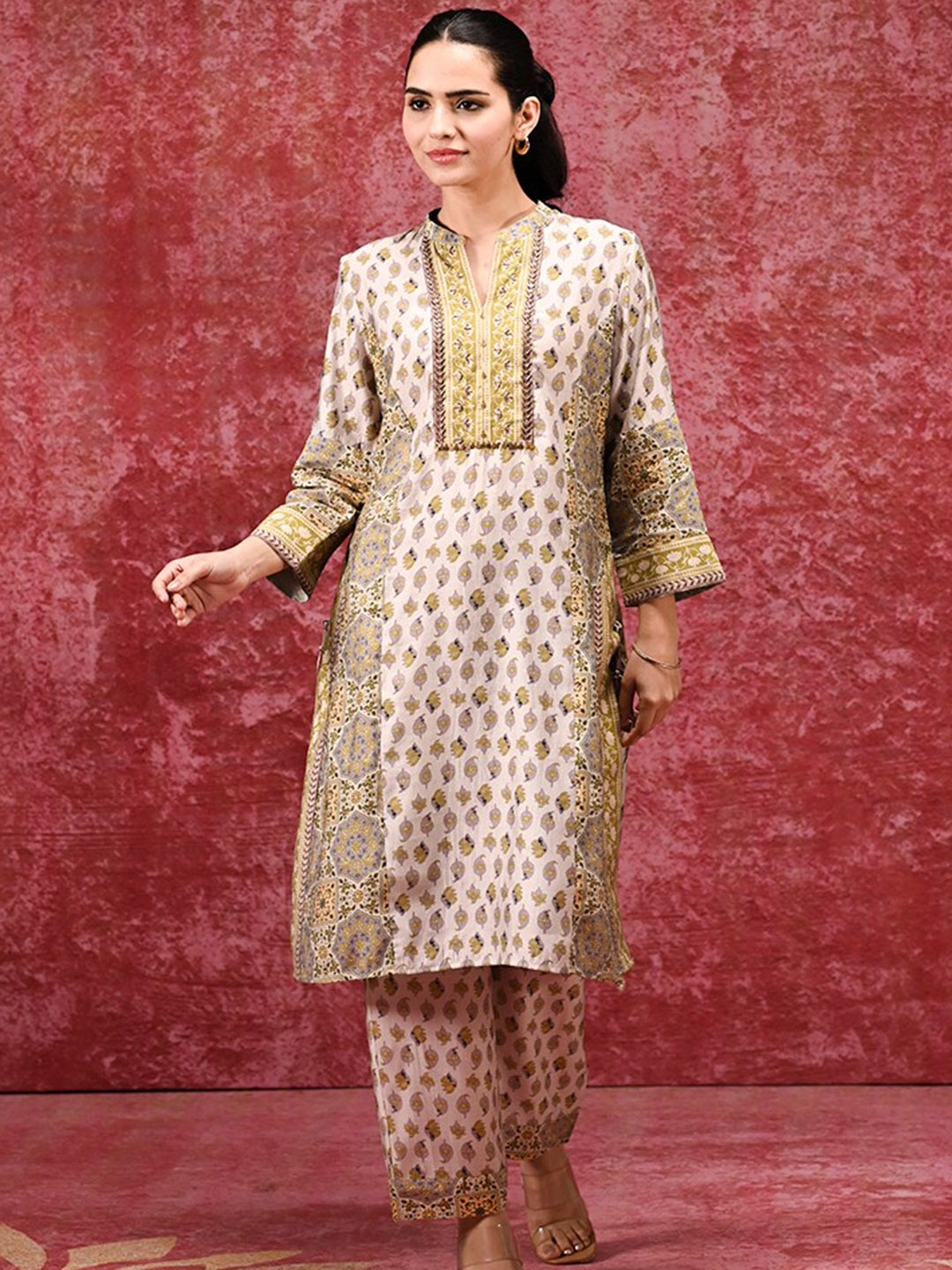 

Lakshita Paisley Printed Straight Kurta with Trousers, Off white