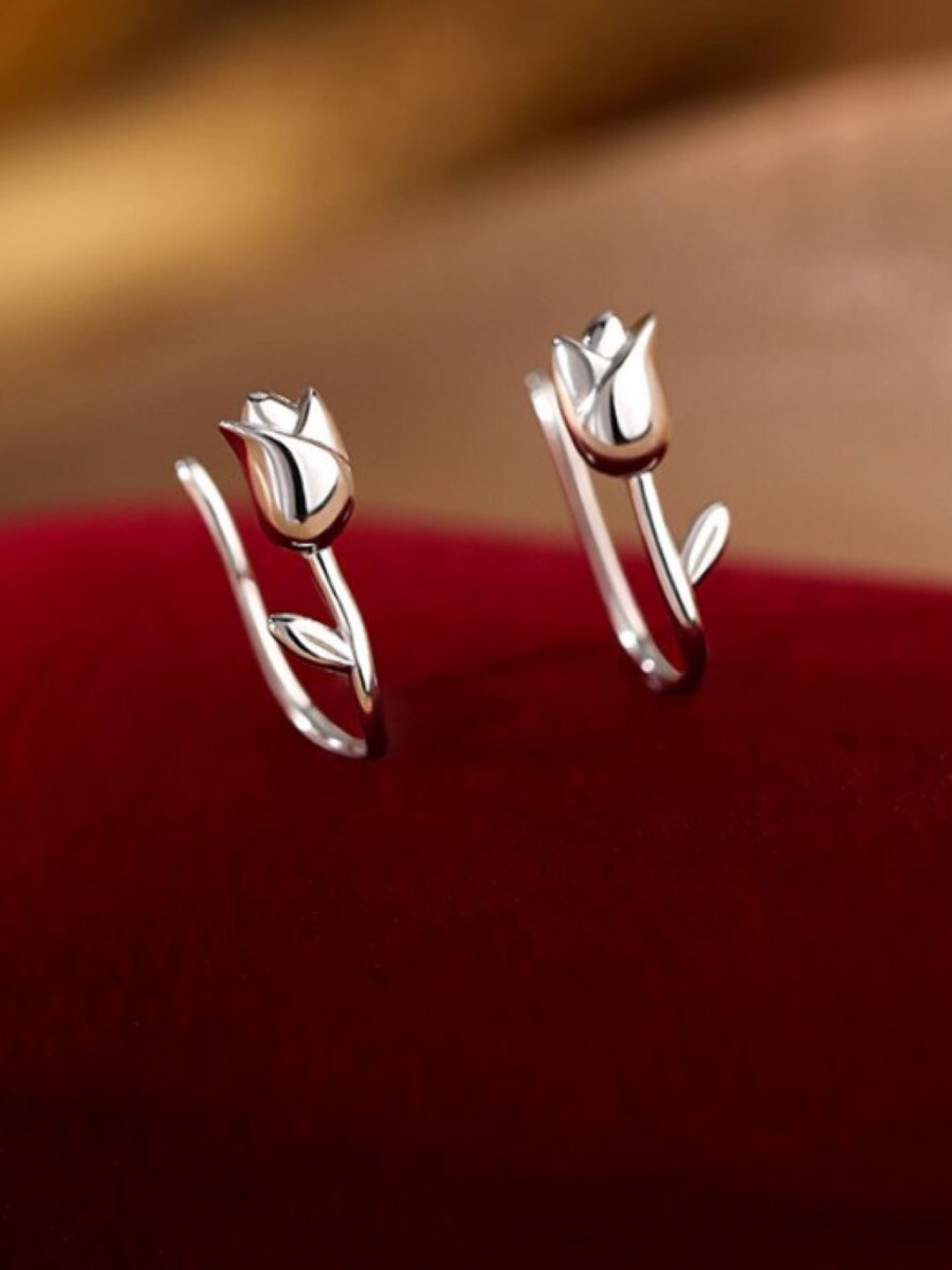 

EL REGALO Alloy Contemporary Studs Earrings, Silver