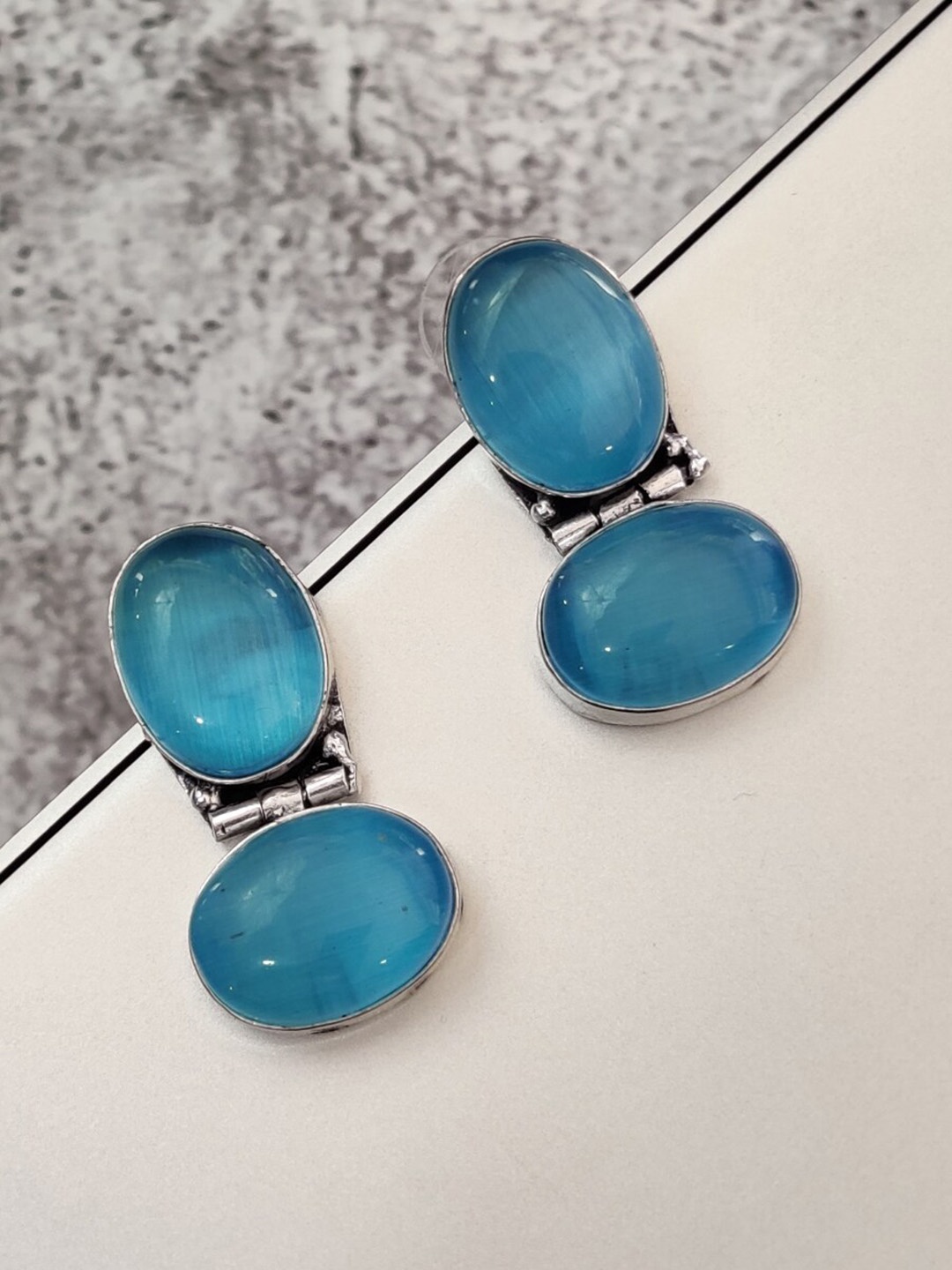 

EL REGALO Contemporary Studs Earrings, Blue