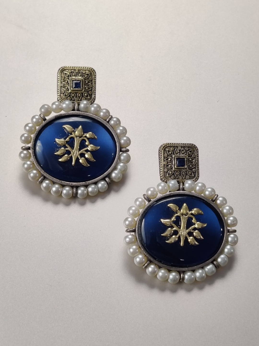 

EL REGALO Pearls Contemporary Oxidised Studs Earrings, Blue