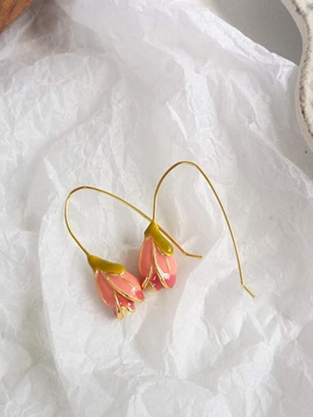 

EL REGALO Contemporary Drop Earrings, Gold
