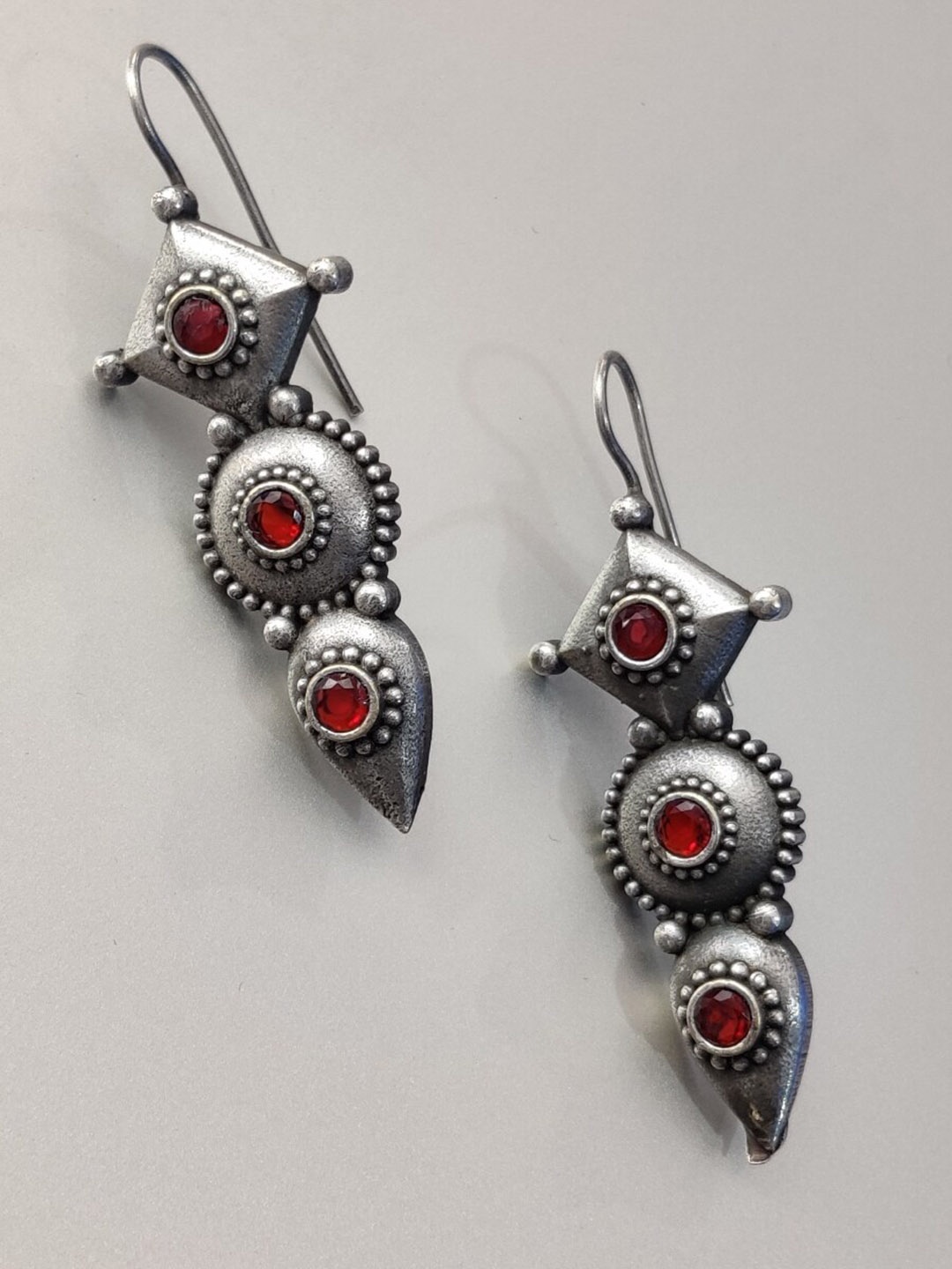 

EL REGALO Oxidised Contemporary Ear Cuff Earrings, Silver