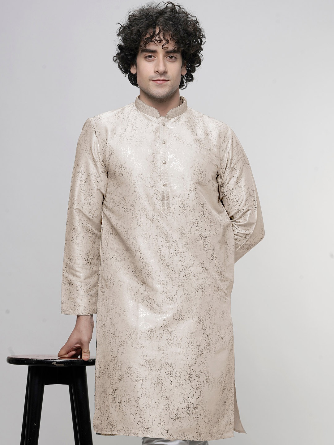 

MAAHI FABS Abstract Printed Mandarin Collar Straight Kurta, Cream