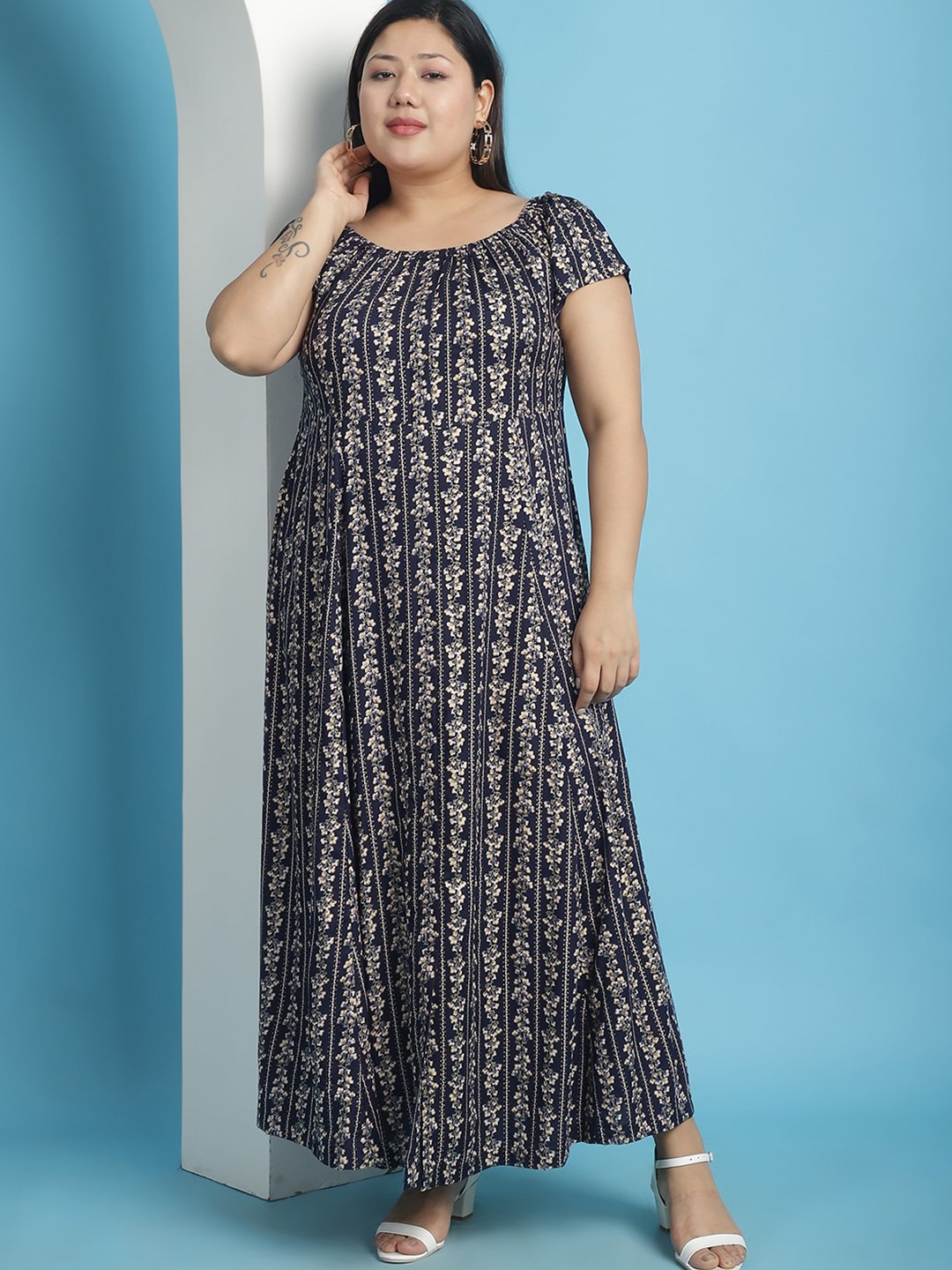 

theRebelinme Plus Size Floral Printed Puffed Sleeves Fit & Flare Maxi Dress, Navy blue