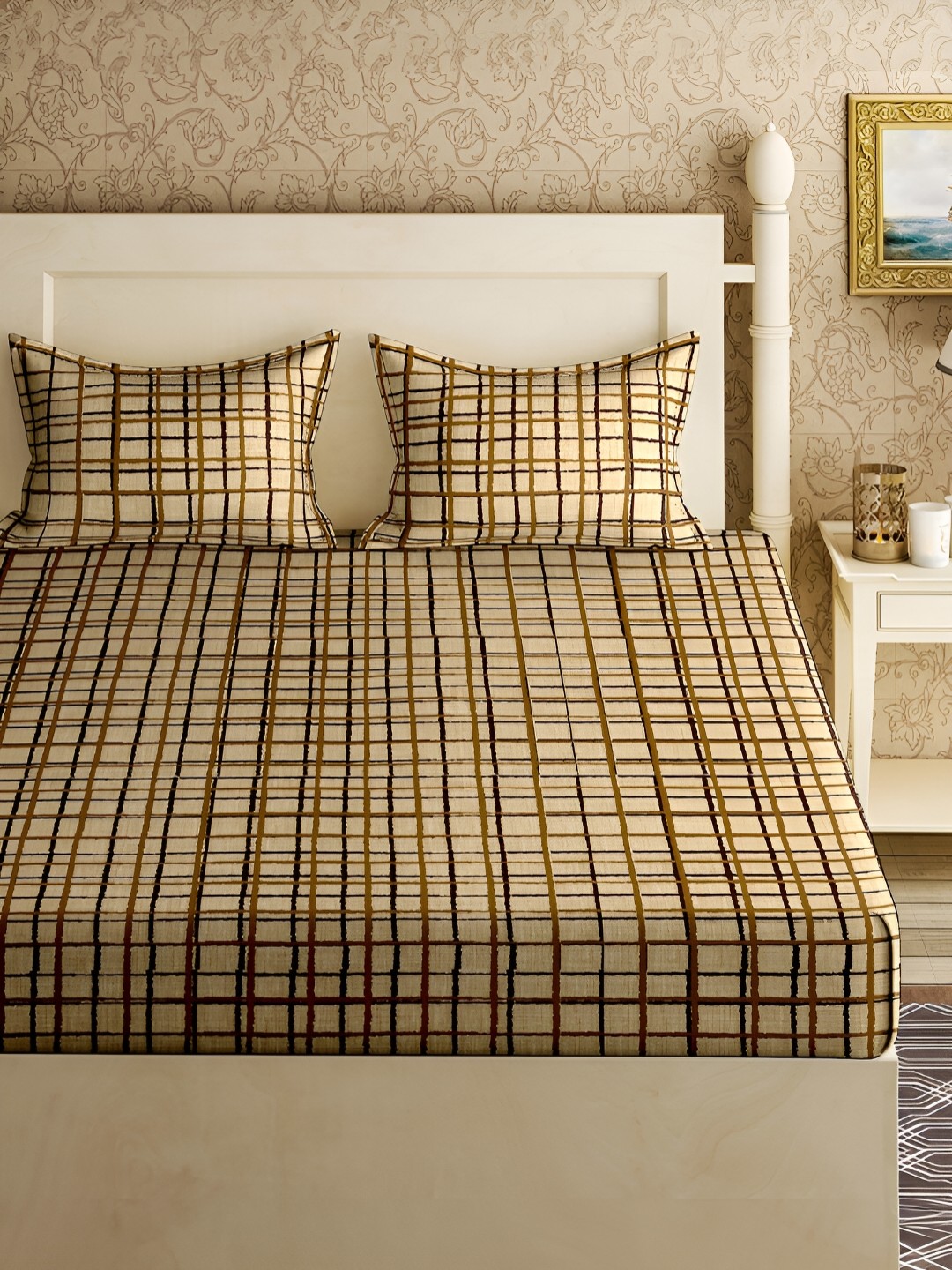 

Aura Yellow & Brown Geometric 150 TC Cotton Queen Bedsheet With 2 Pillow Covers