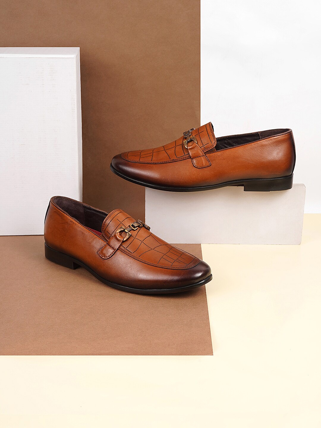 

Metro Men Textured Leather Formal Loafers, Tan