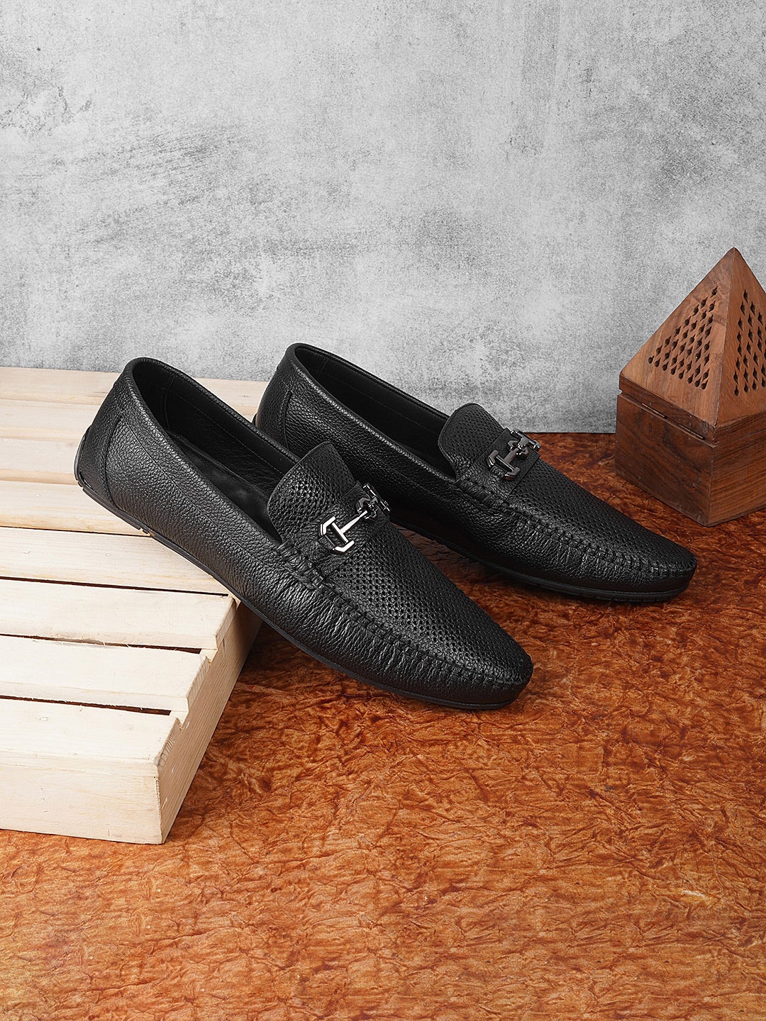 

Metro Men Textured Horsebit Loafers, Black