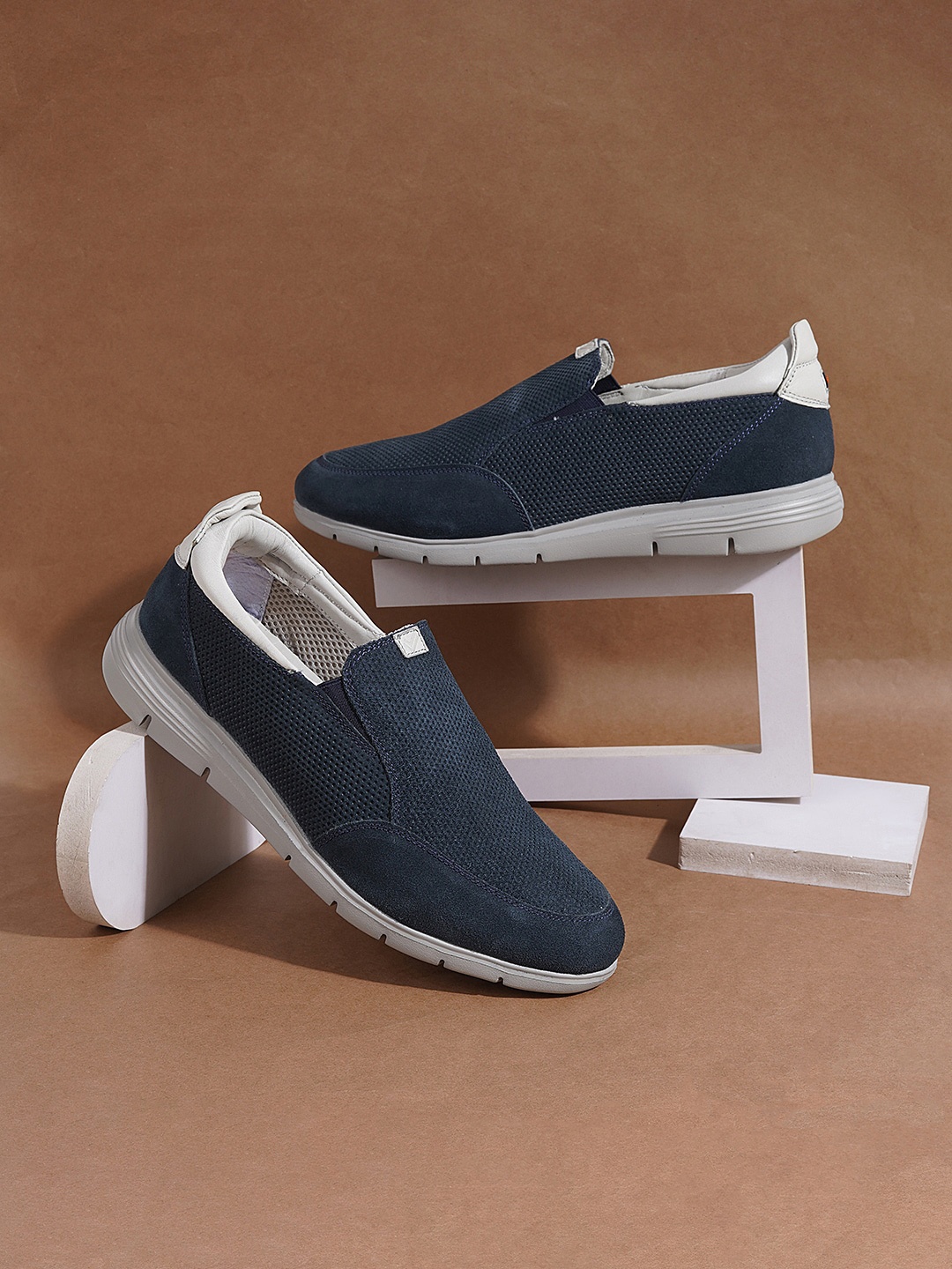 

DAVINCHI Men Round Toe Slip-On Sneakers, Blue