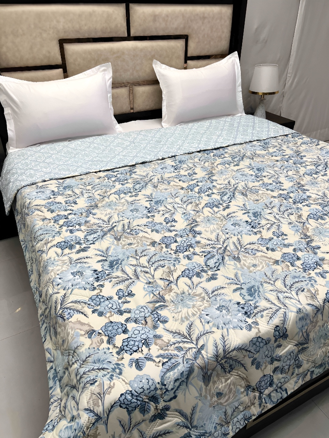 

Pure Decor Blue & White Floral AC Room 233 GSM Double Bed Comforter