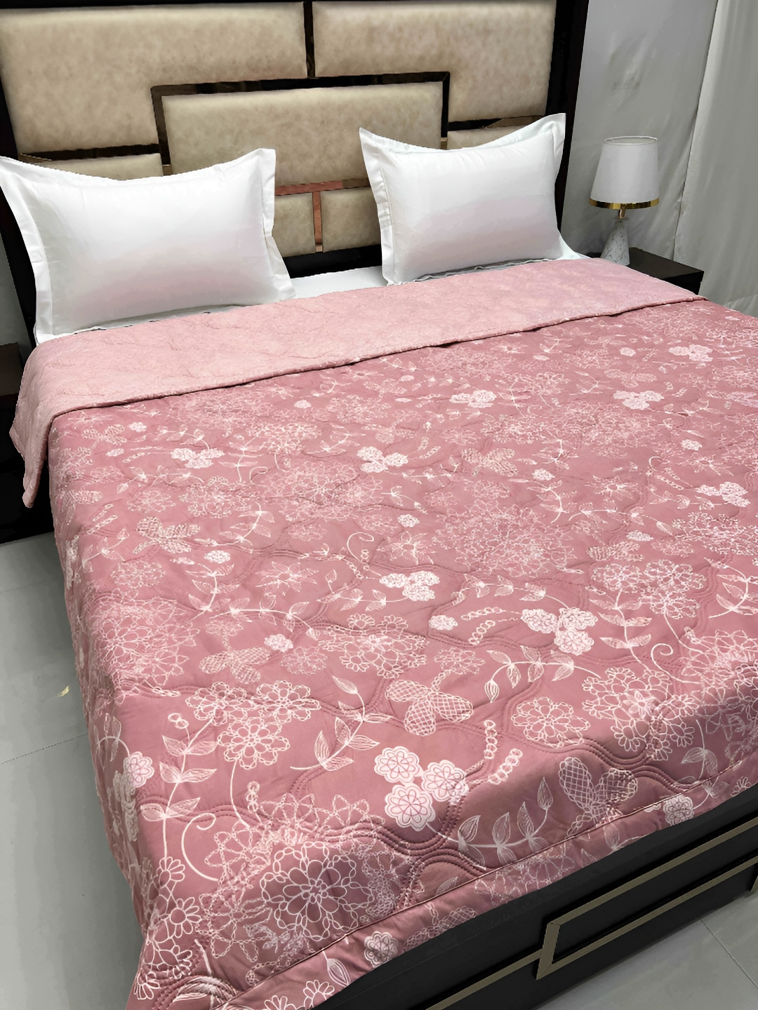 

Pure Decor Pink & White Floral AC Room 233 GSM Double Bed Comforter