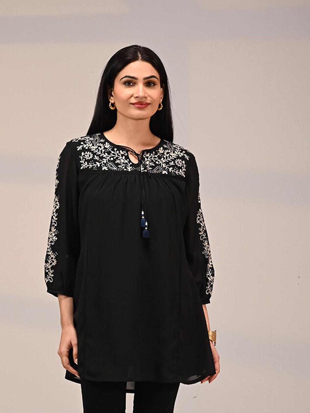 

Lakshita Floral Printed Tie-Up Neck Gathered Longline Top, Black