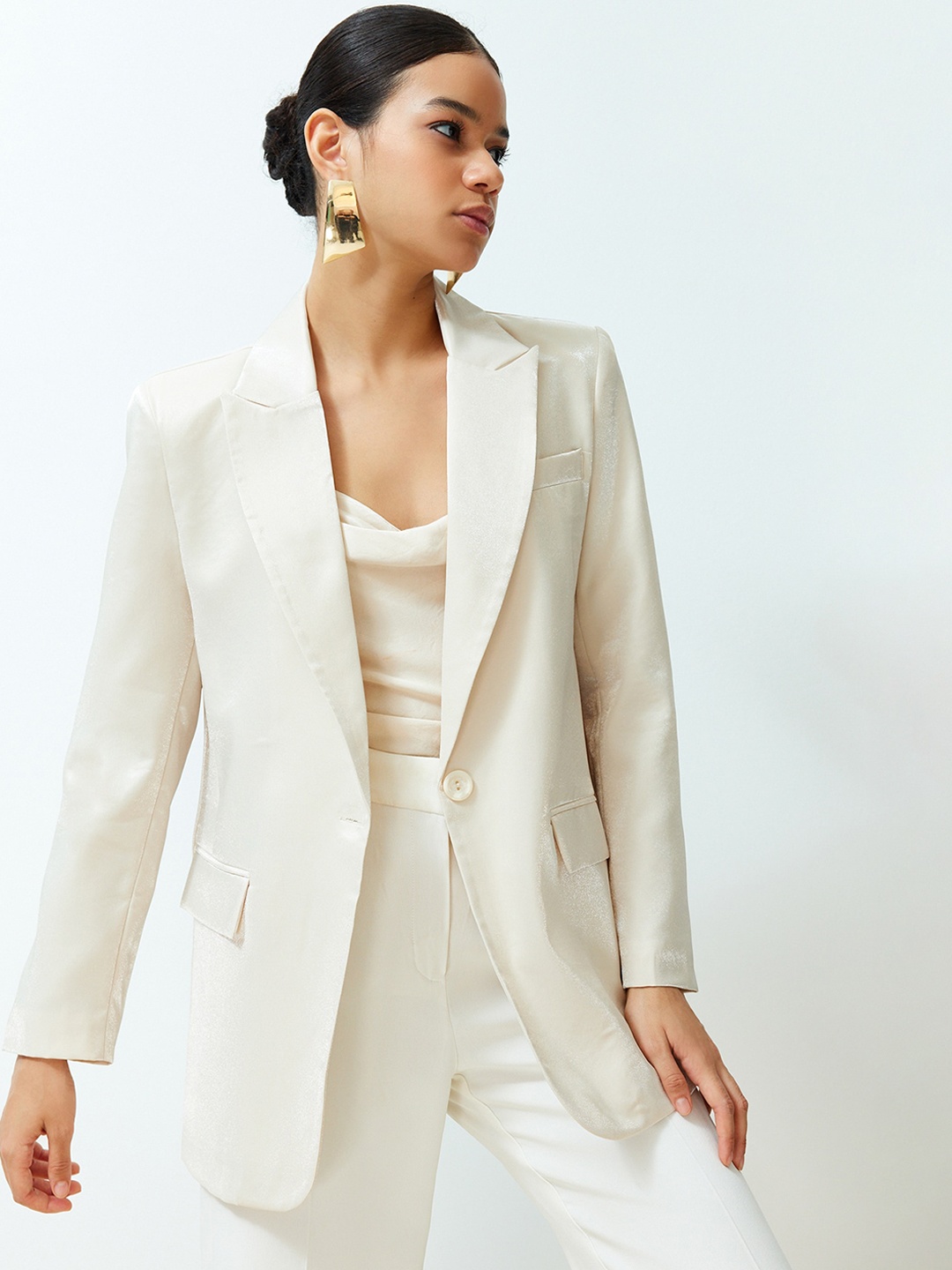 

Trendyol Notched Lapel Long Sleeves Single Breasted Blazer, Cream