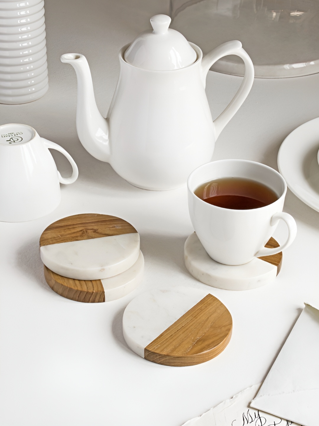 

Marbleous White & Brown 4 Pieces Marble & Wood Colourblocked Coasters