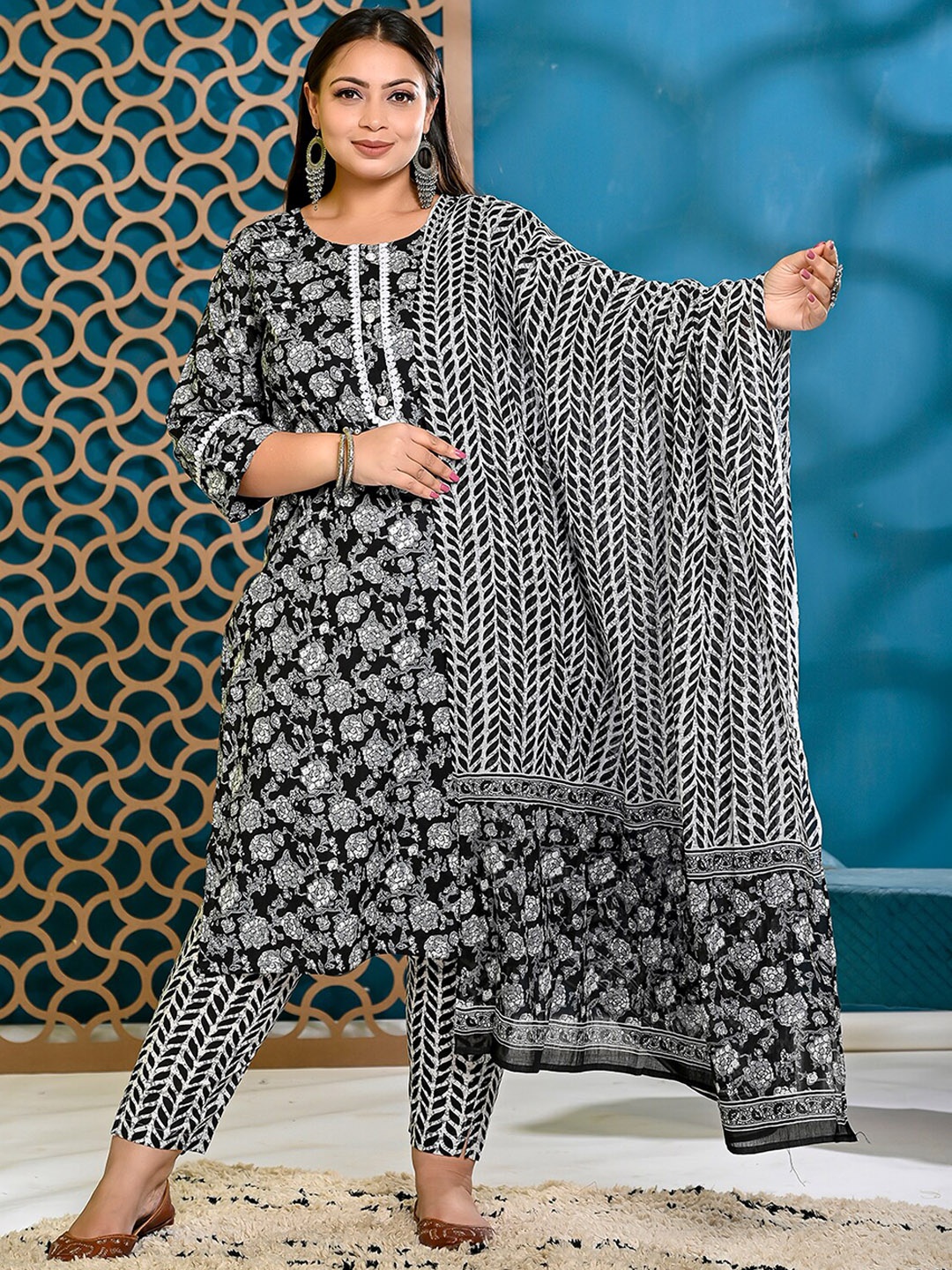 

PUMPUI Floral Printed Pure Cotton Kurta with Trousers & With Dupatta, Black