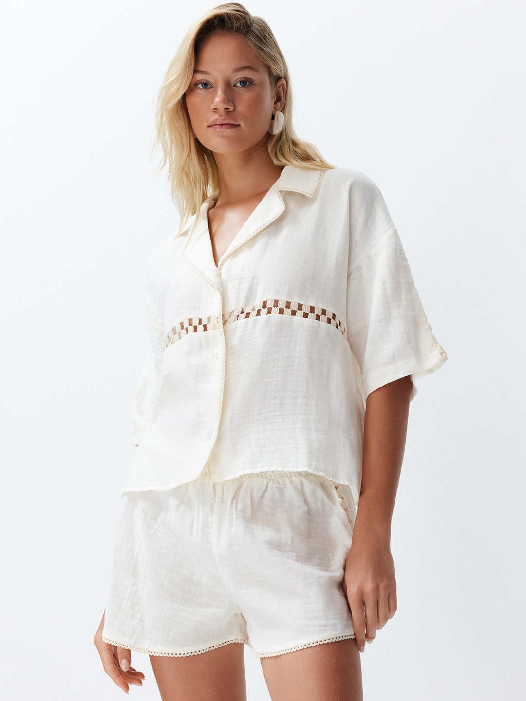 

Trendyol Self Design Pure Cotton Shirt With Shorts, White