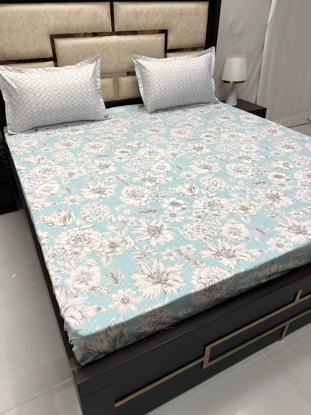 

Pure Decor Green & White Floral Cotton 380TC King Bedsheet with 2 Pillow Covers