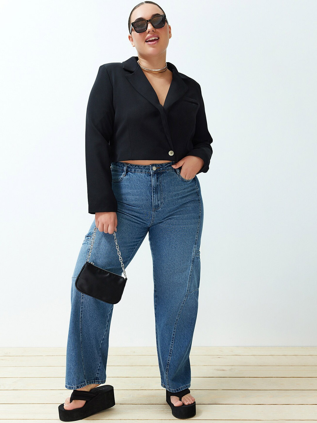 

Trendyol Women Plus Size Mid-Rise Light Fade Pure Cotton Jeans, Blue