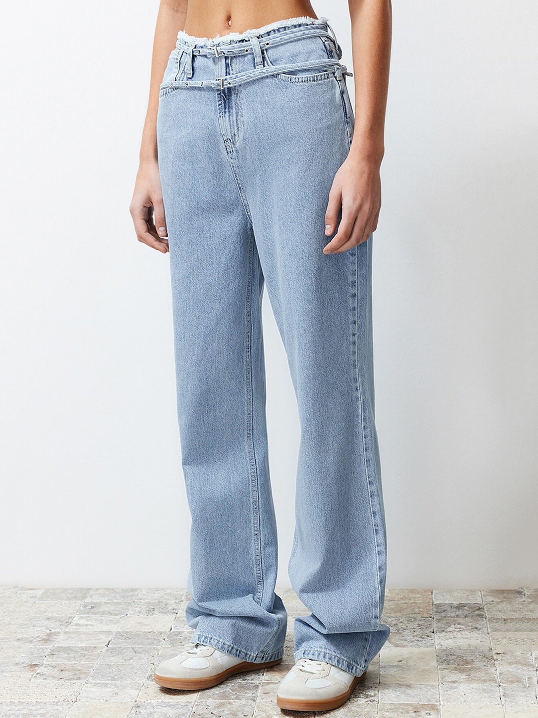 

Trendyol Women Mid Rise Pure Cotton Jeans, Blue