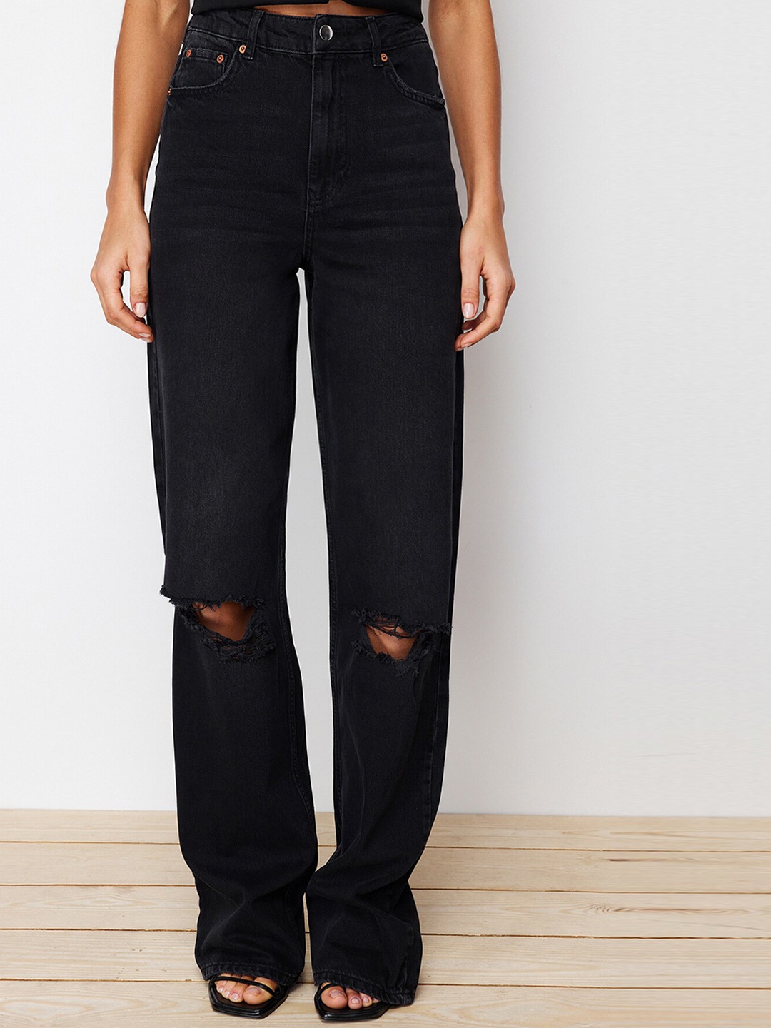 

Trendyol Women Slash Knee Pure Cotton Jeans, Black