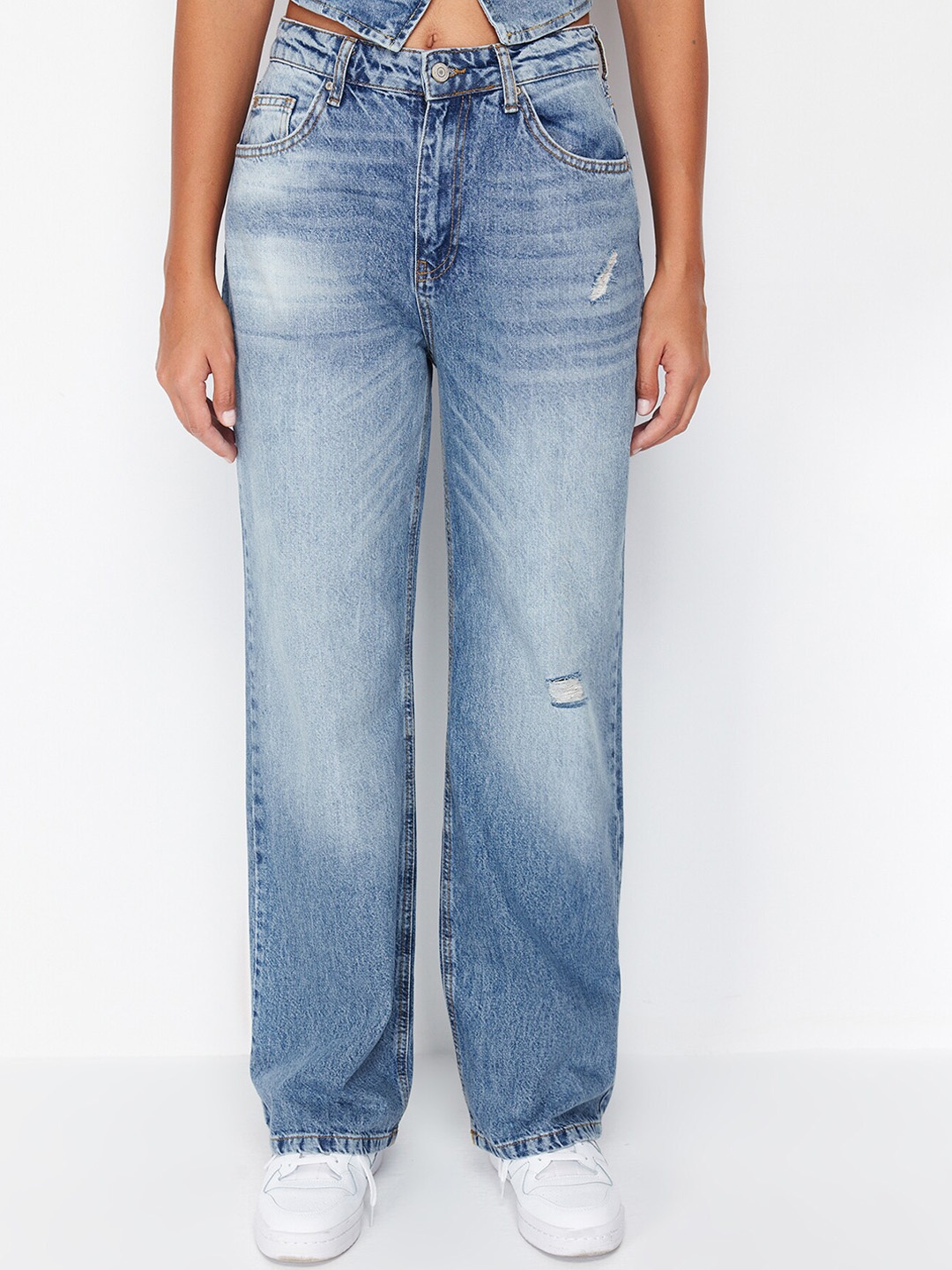 

Trendyol Women Low Distressed Heavy Fade Pure Cotton Jeans, Blue