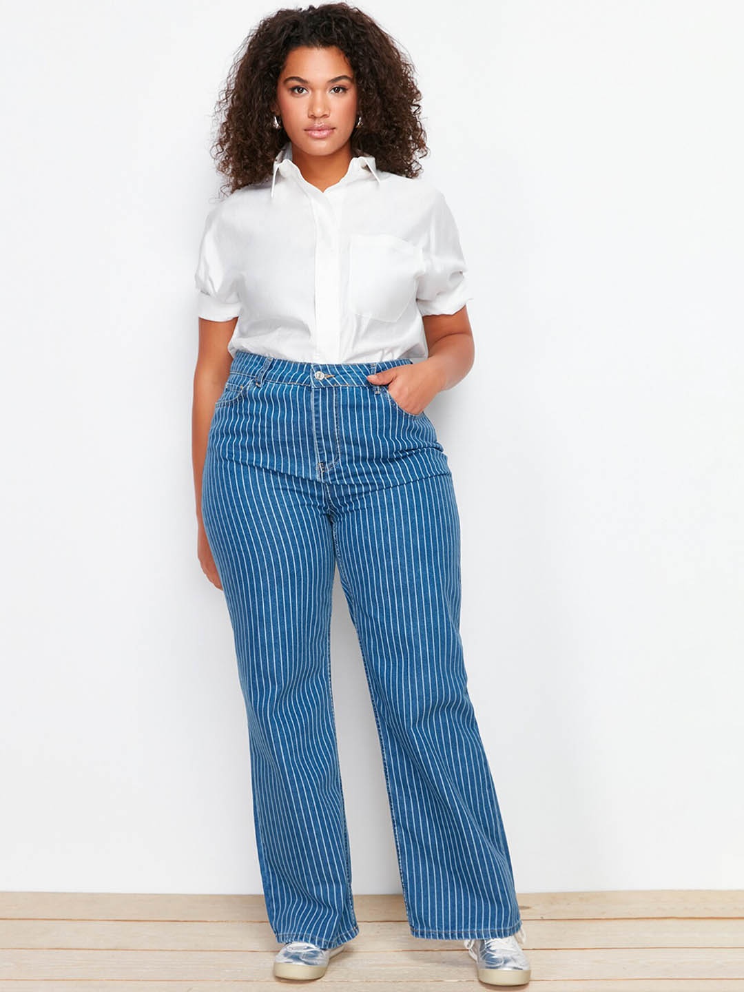 

Trendyol Women Plus Size Mid Rise Jeans, Blue